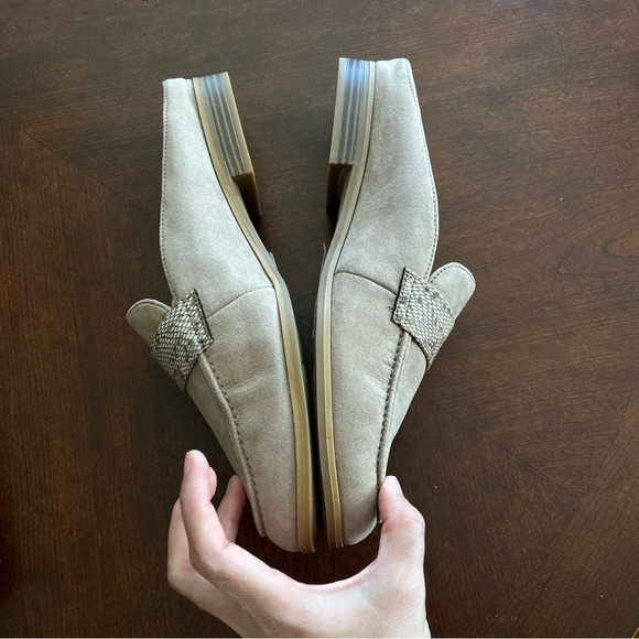 NEW Naturalizer |  Women’s Maddie Mules - Picture 4 of 9